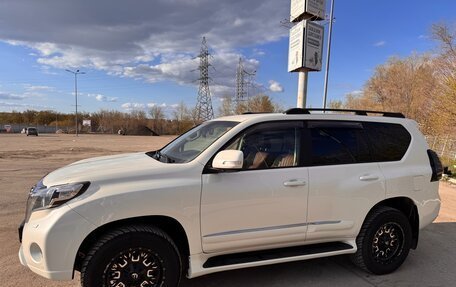 Toyota Land Cruiser Prado 150 рестайлинг 2, 2014 год, 3 400 000 рублей, 3 фотография