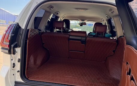 Toyota Land Cruiser Prado 150 рестайлинг 2, 2014 год, 3 400 000 рублей, 6 фотография