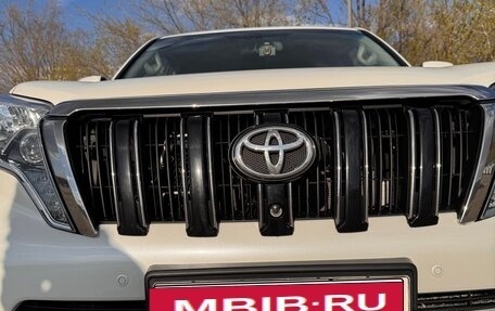 Toyota Land Cruiser Prado 150 рестайлинг 2, 2014 год, 3 400 000 рублей, 5 фотография