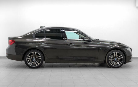 BMW 3 серия, 2018 год, 2 990 000 рублей, 4 фотография