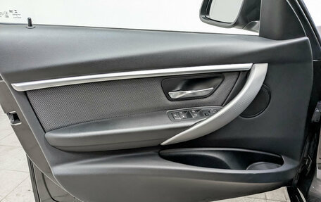 BMW 3 серия, 2018 год, 2 990 000 рублей, 19 фотография
