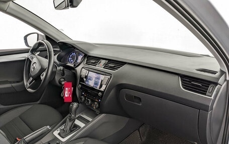 Skoda Octavia, 2019 год, 1 750 000 рублей, 11 фотография