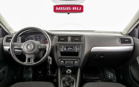Volkswagen Jetta VI, 2011 год, 995 000 рублей, 14 фотография