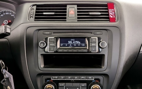 Volkswagen Jetta VI, 2011 год, 995 000 рублей, 15 фотография