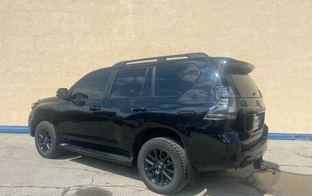 Toyota Land Cruiser Prado 150 рестайлинг 2, 2016 год, 3 670 000 рублей, 4 фотография