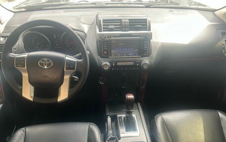 Toyota Land Cruiser Prado 150 рестайлинг 2, 2016 год, 3 670 000 рублей, 15 фотография