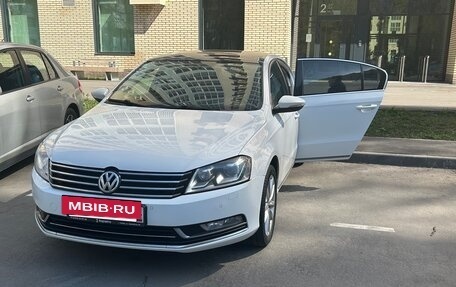 Volkswagen Passat B7, 2013 год, 940 000 рублей, 2 фотография