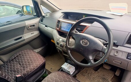 Toyota Noah III, 2002 год, 870 000 рублей, 10 фотография