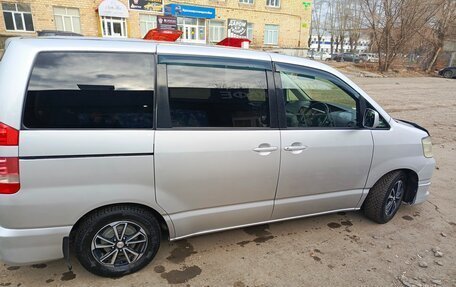 Toyota Noah III, 2002 год, 870 000 рублей, 9 фотография