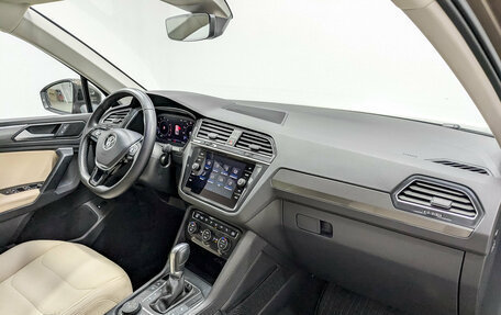 Volkswagen Tiguan II, 2018 год, 2 650 000 рублей, 11 фотография