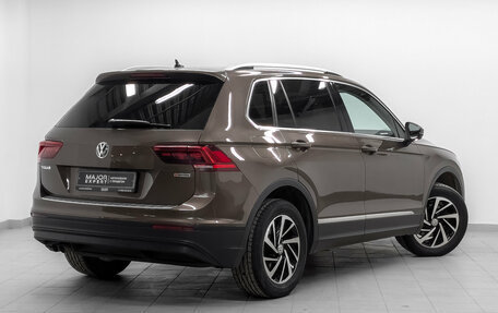 Volkswagen Tiguan II, 2018 год, 2 650 000 рублей, 5 фотография