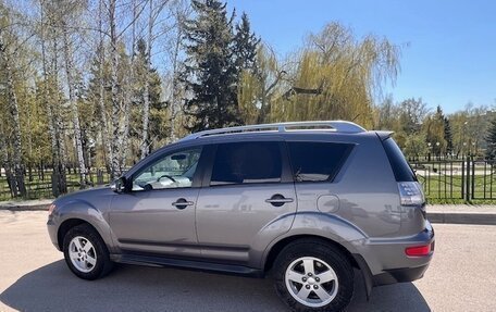 Mitsubishi Outlander III рестайлинг 3, 2009 год, 1 300 000 рублей, 2 фотография