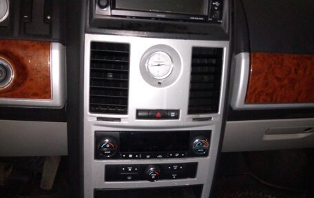 Chrysler Voyager IV, 2008 год, 1 200 000 рублей, 10 фотография