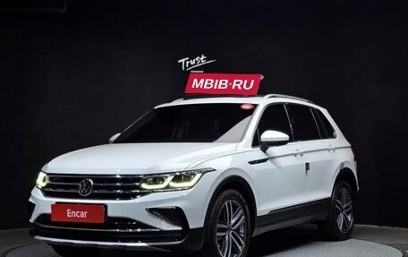 Volkswagen Tiguan II, 2021 год, 3 390 000 рублей, 1 фотография
