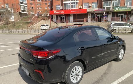 KIA Rio IV, 2018 год, 1 300 000 рублей, 4 фотография