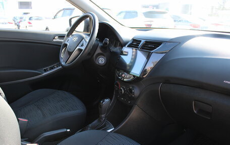 Hyundai Solaris II рестайлинг, 2015 год, 929 000 рублей, 26 фотография