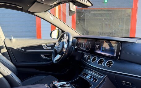Mercedes-Benz E-Класс, 2018 год, 3 600 000 рублей, 4 фотография