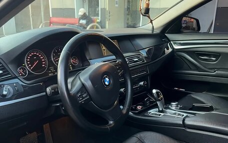 BMW 5 серия, 2013 год, 1 900 000 рублей, 7 фотография