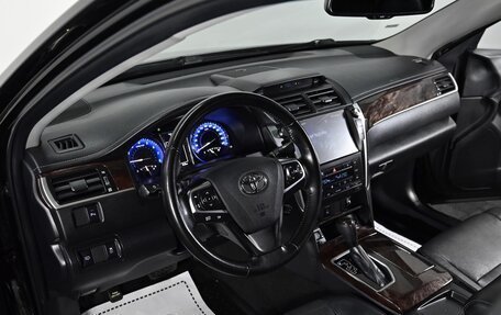 Toyota Camry, 2018 год, 2 199 000 рублей, 10 фотография