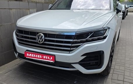 Volkswagen Touareg III, 2018 год, 5 500 000 рублей, 4 фотография