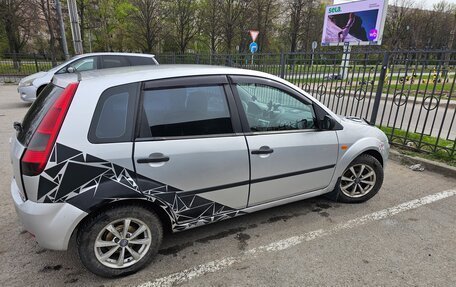 Ford Fiesta, 2004 год, 320 000 рублей, 2 фотография