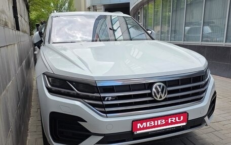 Volkswagen Touareg III, 2018 год, 5 500 000 рублей, 3 фотография