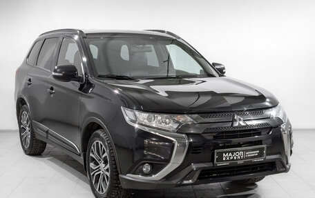 Mitsubishi Outlander III рестайлинг 3, 2021 год, 2 370 000 рублей, 3 фотография