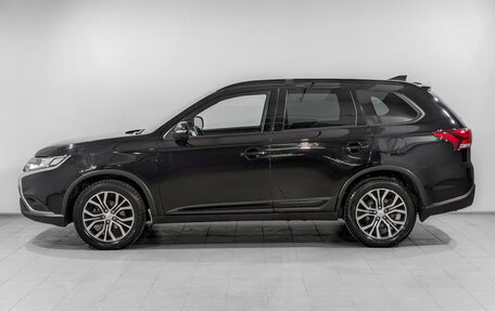 Mitsubishi Outlander III рестайлинг 3, 2021 год, 2 370 000 рублей, 8 фотография