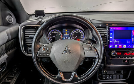 Mitsubishi Outlander III рестайлинг 3, 2021 год, 2 370 000 рублей, 21 фотография