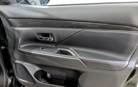 Mitsubishi Outlander III рестайлинг 3, 2021 год, 2 370 000 рублей, 24 фотография