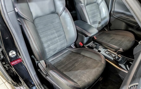 Mitsubishi Outlander III рестайлинг 3, 2021 год, 2 370 000 рублей, 23 фотография