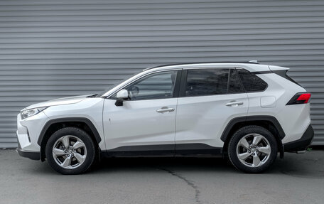 Toyota RAV4, 2019 год, 2 890 000 рублей, 8 фотография