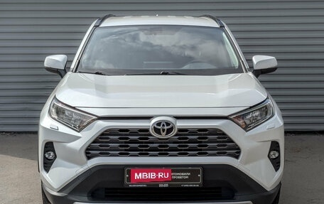 Toyota RAV4, 2019 год, 2 890 000 рублей, 2 фотография