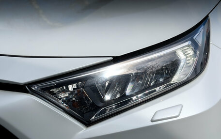Toyota RAV4, 2019 год, 2 890 000 рублей, 17 фотография