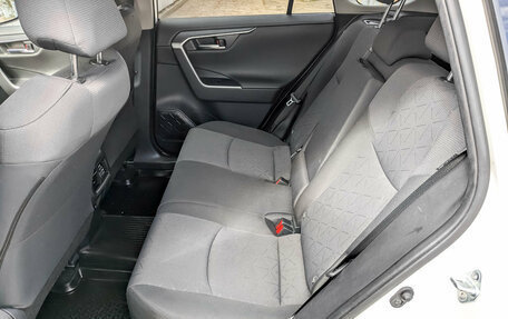 Toyota RAV4, 2019 год, 2 890 000 рублей, 12 фотография