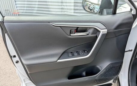 Toyota RAV4, 2019 год, 2 890 000 рублей, 19 фотография