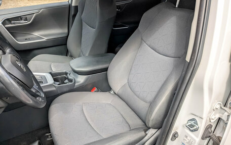 Toyota RAV4, 2019 год, 2 890 000 рублей, 20 фотография