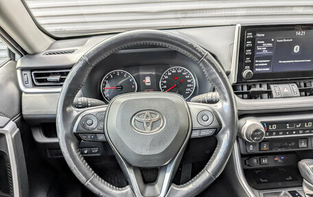 Toyota RAV4, 2019 год, 2 890 000 рублей, 21 фотография