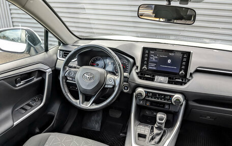 Toyota RAV4, 2019 год, 2 890 000 рублей, 29 фотография