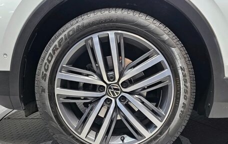 Volkswagen Tiguan II, 2021 год, 3 390 000 рублей, 5 фотография