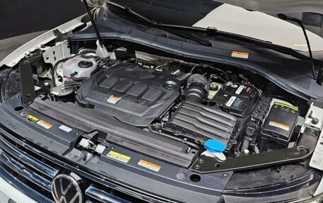 Volkswagen Tiguan II, 2021 год, 3 390 000 рублей, 6 фотография