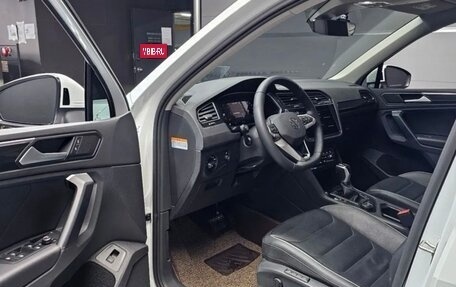 Volkswagen Tiguan II, 2021 год, 3 390 000 рублей, 11 фотография