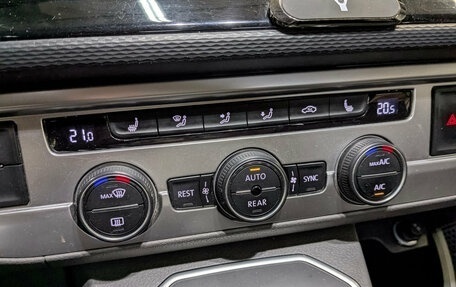 Volkswagen Caravelle T6 рестайлинг, 2020 год, 4 200 000 рублей, 20 фотография