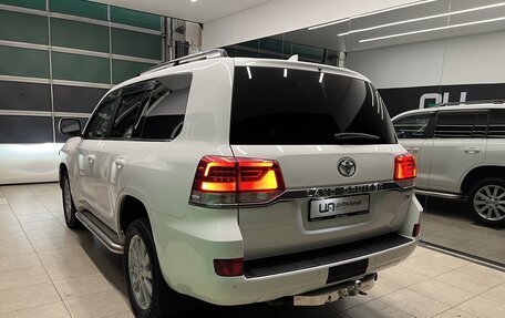 Toyota Land Cruiser 200, 2018 год, 6 300 000 рублей, 4 фотография