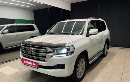 Toyota Land Cruiser 200, 2018 год, 6 300 000 рублей, 3 фотография