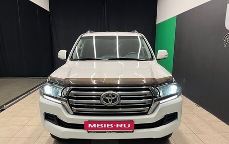 Toyota Land Cruiser 200, 2018 год, 6 300 000 рублей, 2 фотография