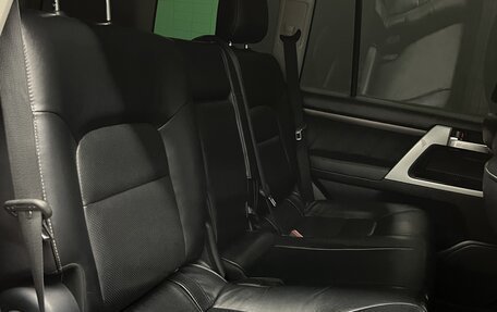 Toyota Land Cruiser 200, 2018 год, 6 300 000 рублей, 16 фотография
