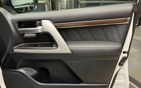 Toyota Land Cruiser 200, 2018 год, 6 300 000 рублей, 17 фотография