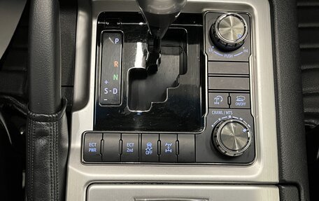 Toyota Land Cruiser 200, 2018 год, 6 300 000 рублей, 25 фотография