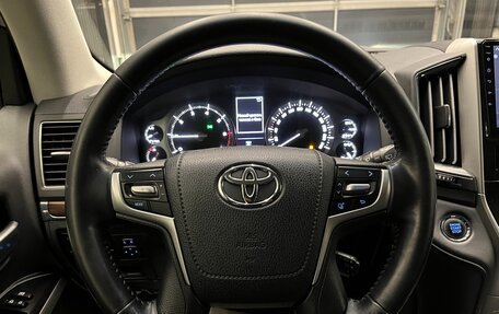 Toyota Land Cruiser 200, 2018 год, 6 300 000 рублей, 21 фотография